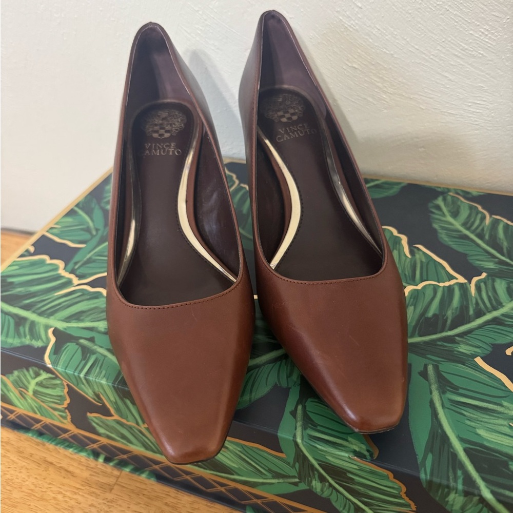 Vince Camuto Women's Tan Heels